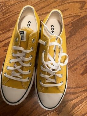 Converse Yellow Low Top Canvas Sneakers, size 7, new without box